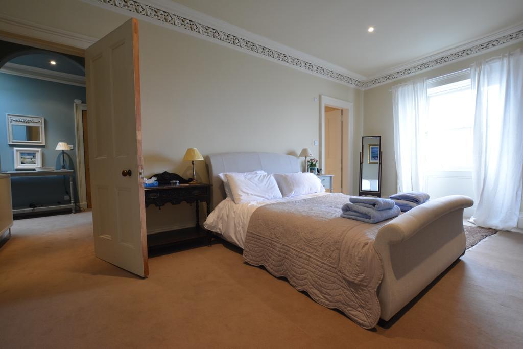 شقة Royal Mile Elegance - Space & Luxury إدنبرة المظهر الخارجي الصورة