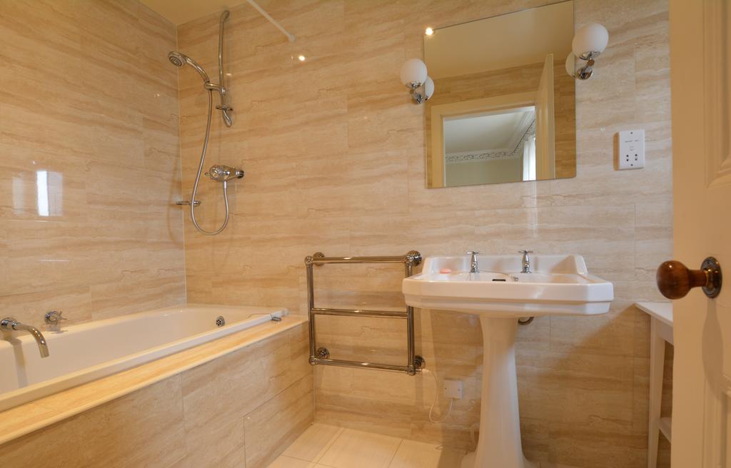 شقة Royal Mile Elegance - Space & Luxury إدنبرة المظهر الخارجي الصورة